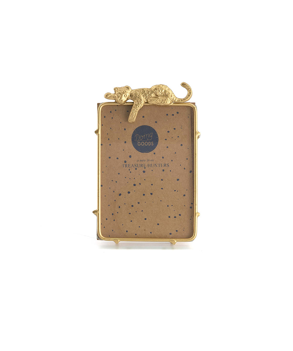 Handgemaakt Jenna Leopard Frame Large, gerecycled messing met luxe gouden tint en uniek luipaarddetail