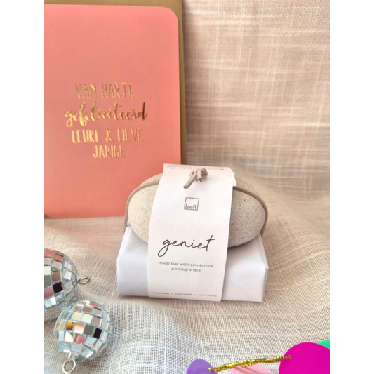 Leeff zeep bar pomegranate luxe verjaardagscadeau vriendin Bij Suus