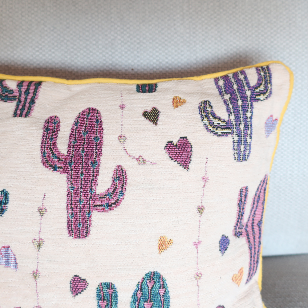 Detail van het ingeweven jacquard woestijnpatroon op Kussen Cactus sierkussen