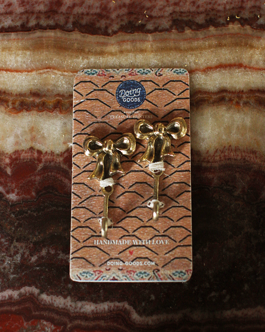 Doing Goods handgemaakte wandhaken Bowie Bow | Luxe wanddecoratie | Bij Suus