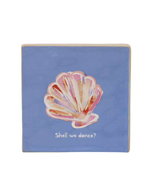And Nook Tegeltje Keramiek – Shell We Dance Woonaccessoire