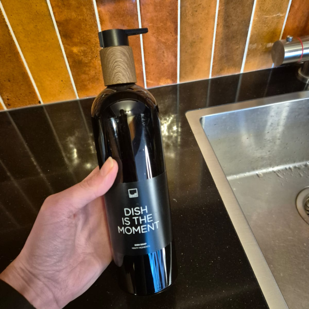 Luxe afwasmiddel in mooie verpakking met tekst, mooi en praktisch tegelijk