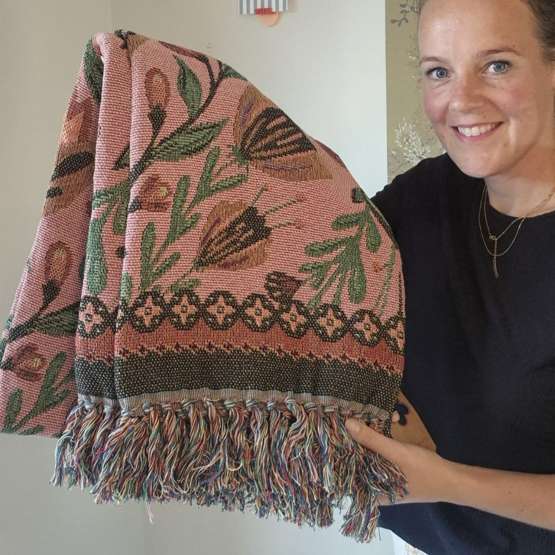 Plaid Isabelle van Imbarro, prachtig geweven bloemendesign