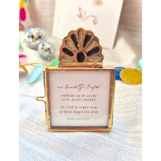 Doing Goods fotolijstje een bundeltje liefde handgemaakt kraamcadeau meisje Bij Suus