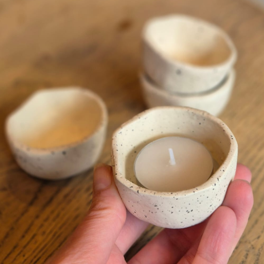 Theelichthouder Leeff, beige met zwarte stippen 