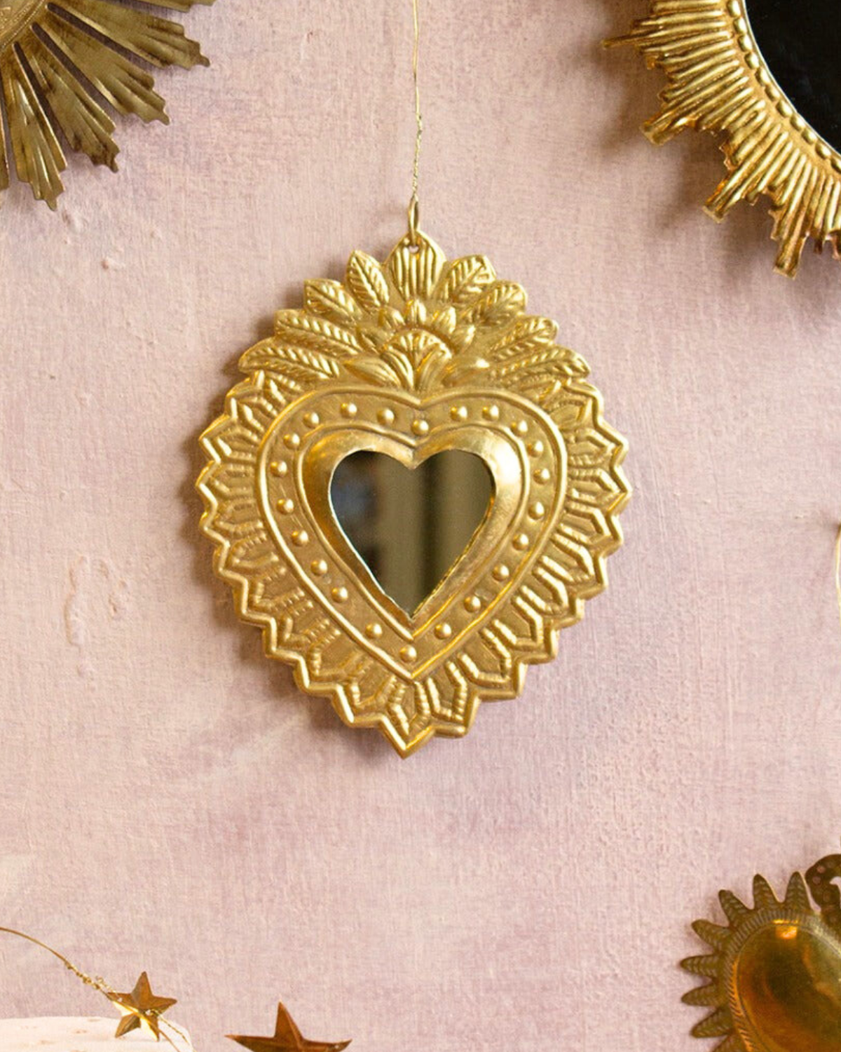 Hart Spiegeltje De Weldaad koperkleurig messing handgemaakt India, decoratief woonaccessoire