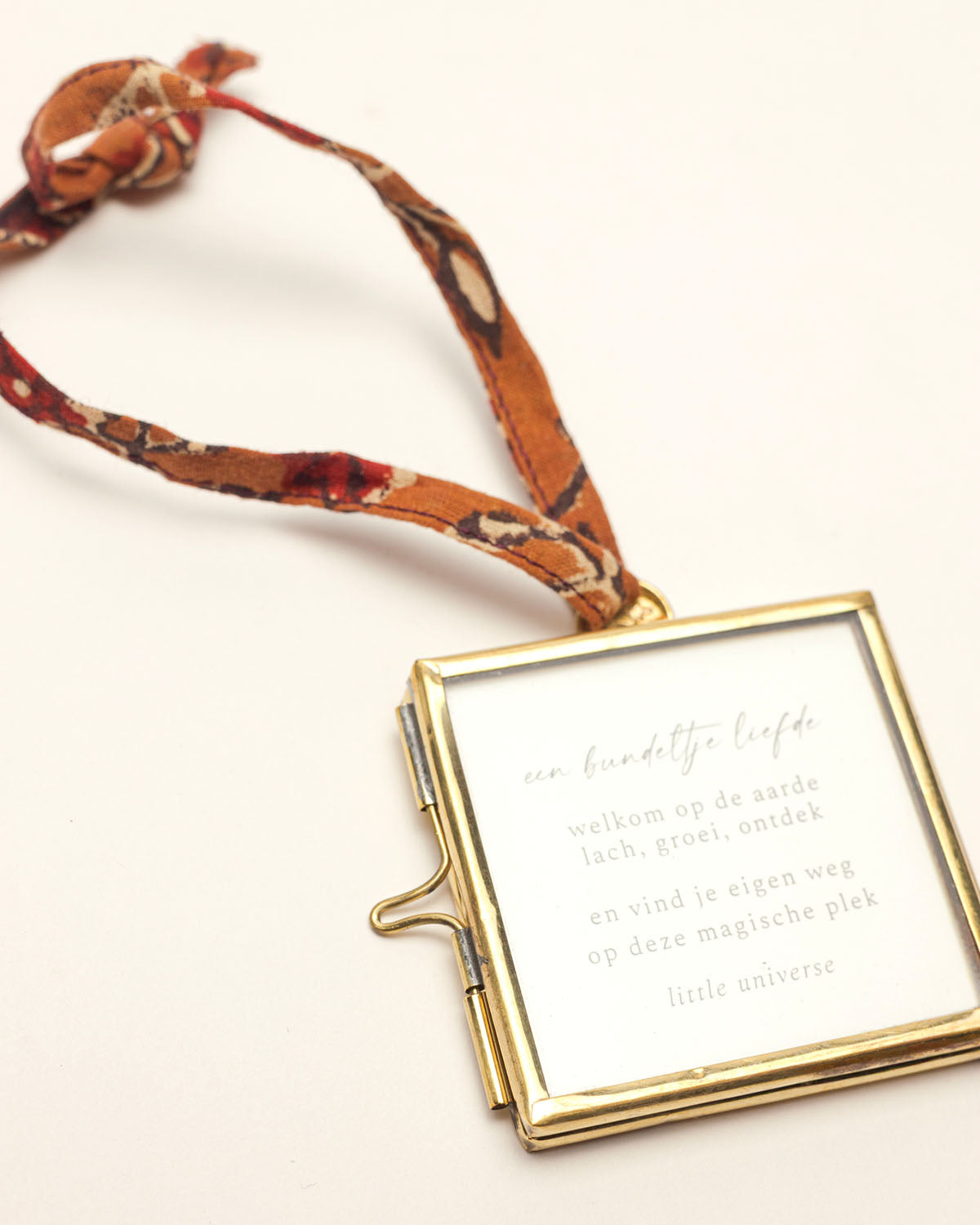 Hanglijstje met kaartje Een bundeltje Liefde 'Little Universe' 5x5cm