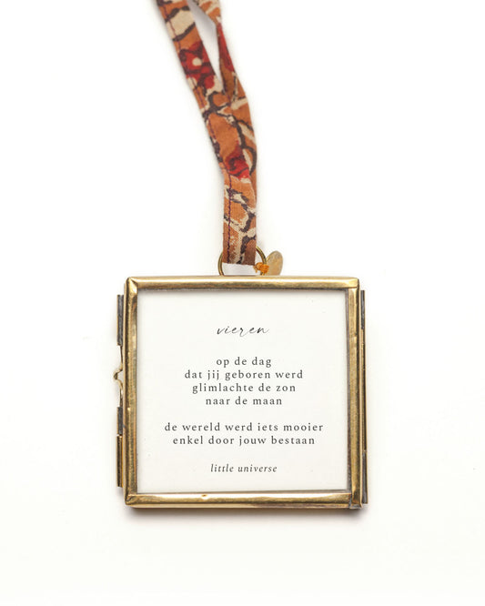 Hanglijstje met kaartje Vieren 'Little Universe' 5x5cm
